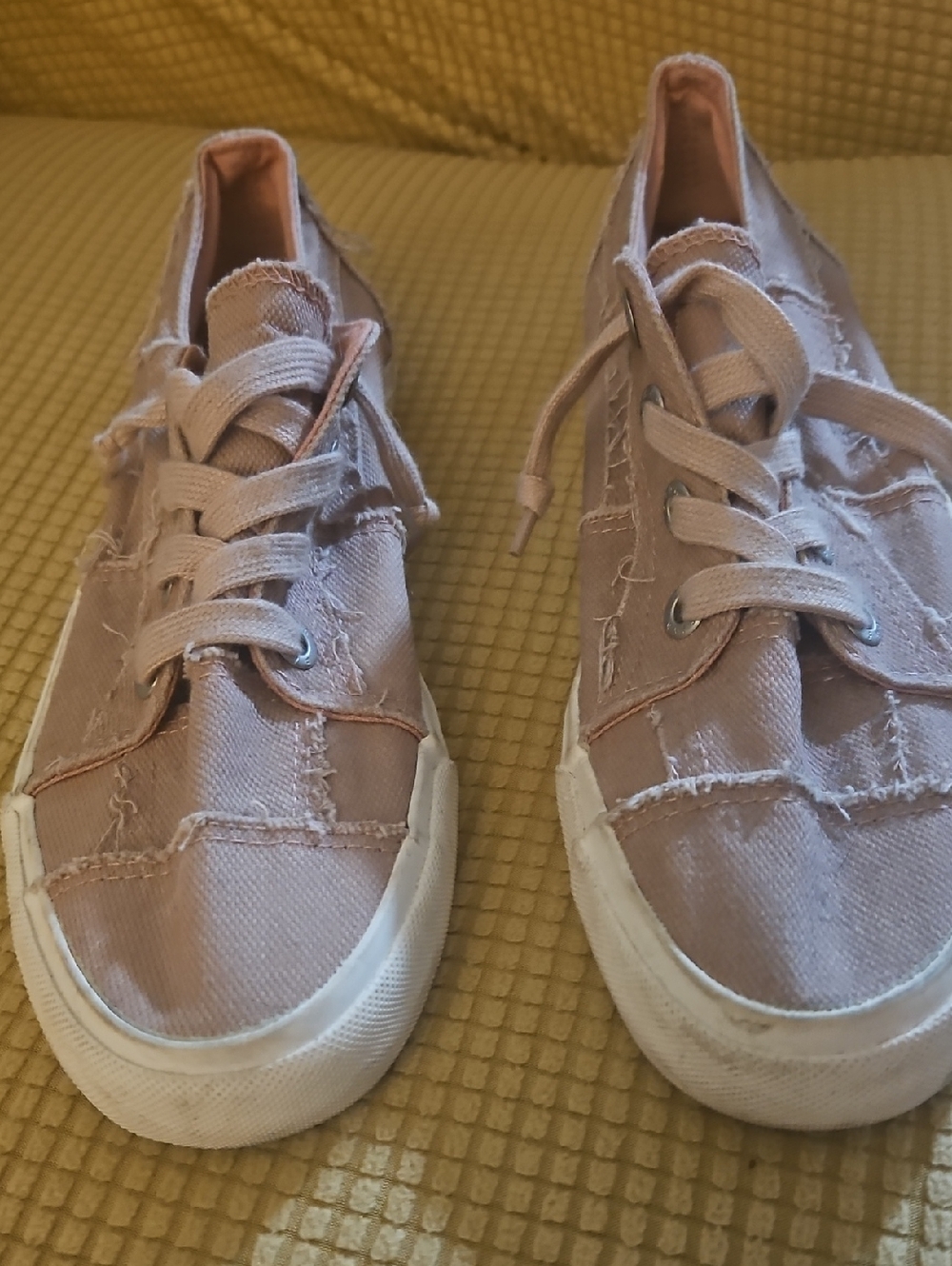 Blowfish Malibu Blush Pink Distressed Canvas Sneakers, Size 8.5